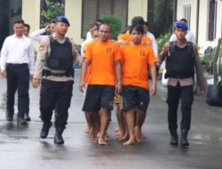 Ditpolairud Polda Kepri tangkap 10 orang komplotan pencurian di atas kapal asing di perairan Karimun.