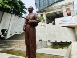 Jangan Teriak Merdeka, Malu Kita: Suara Satire Ahmad Sastra yang Mengguncang Nurani Bangsa