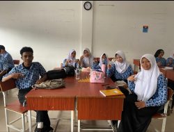 Siswa Kelas XI MB 1 Bahas Peran AI dalam Dunia Pendidikan