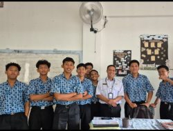 Siswa XI MB 1 Kampanyekan Pentingnya Lingkungan Sekolah yang Bersih dan Sehat