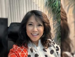 Aksi Sapu Lidi: Kursi Kotor Dari Sebelum Diduduki dengan ‘Tumpukan’ Pesanan  Emak-Emak Bersapu Lidi, Rakyat Bersuara: Kursi DPR/DPRD Kotor Sejak Awal Dibeli Bohir