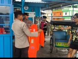 Polsek Belakang Padang Imbau Masyarakat Gunakan Life Jacket Antisipasi Cuaca Ekstrim dan Gelombang Tinggi