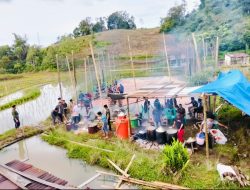 Gerup Batin Mude Tanjung Raye Teguhkan Solidaritas Sosial, Ringankan Duka Warga Desa Tanjung Raye, Kecamatan SDT,