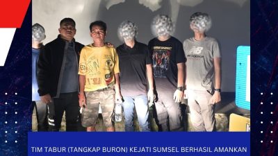 TIM TABUR (TANGKAP BURON) KEJATI SUMSEL BERHASIL AMANKAN TERPIDANA FAHRUL ROZI (DPO KEJARI MUBA)